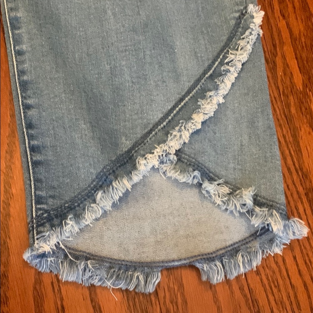 Susan Graver Light Blue 20W Cropped Jeans with Frayed Hem - Picture 4 of 7